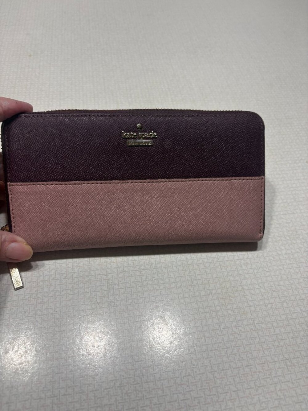 GUC Kate Spade 100% Leather Pink & Brown Zip around Accordion Wallet